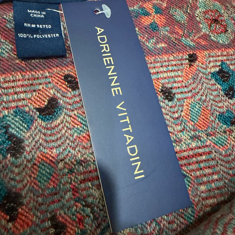 Adrienne Vittadini Paisley Jacquard Fringe Scarf Shawl Wrap 70 x 25 inches NWT - Picture 4 of 7